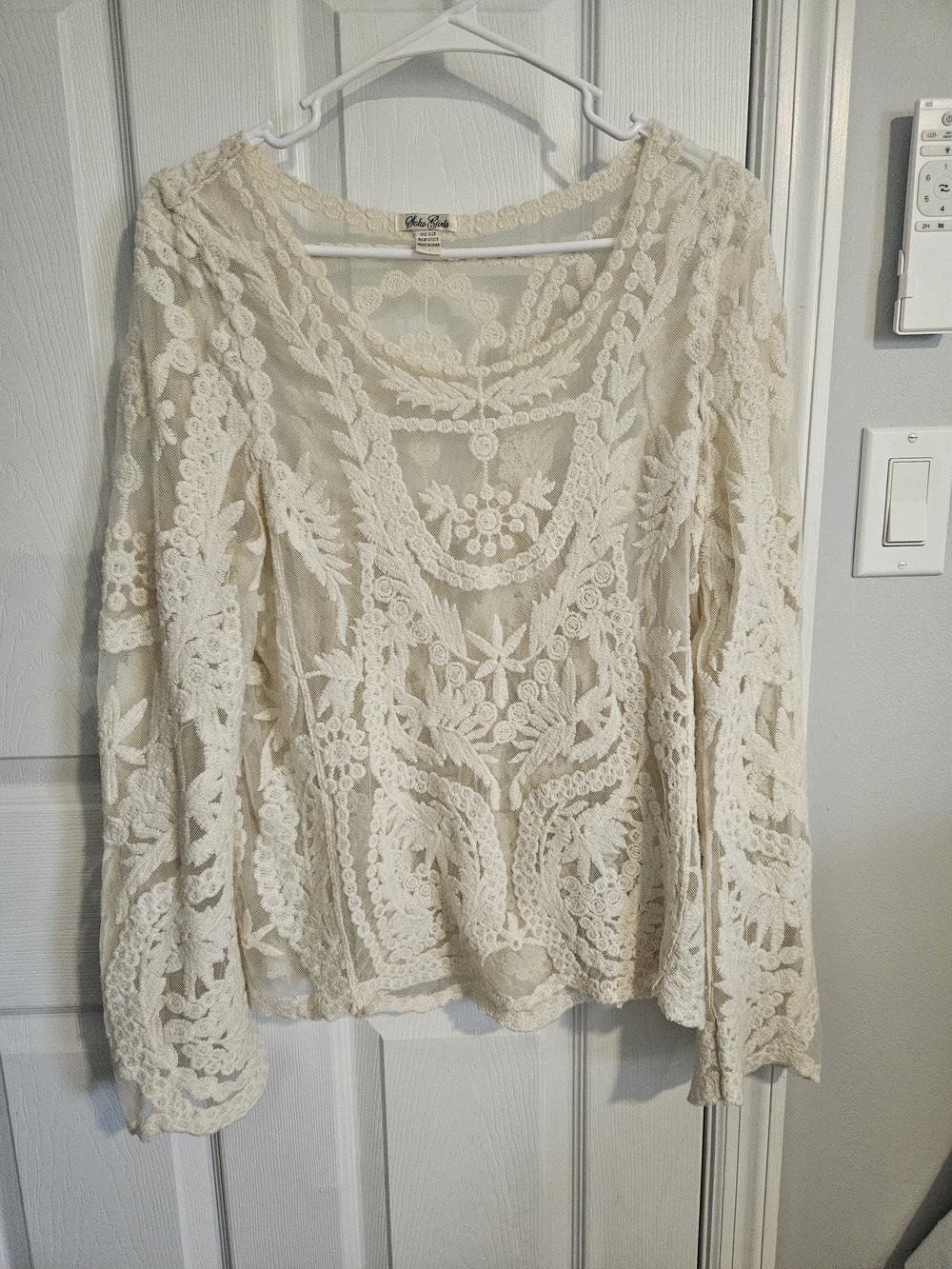 Soho Girls Cream Lace Long-Sleeve Blouse